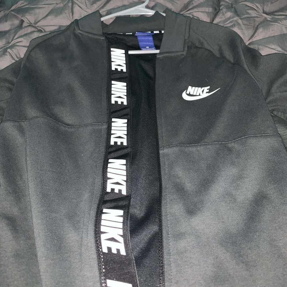 NIKE zip up